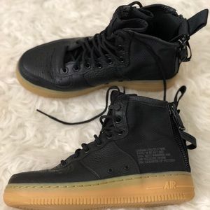 Women Nike SF Air Force 1 MID BLACK